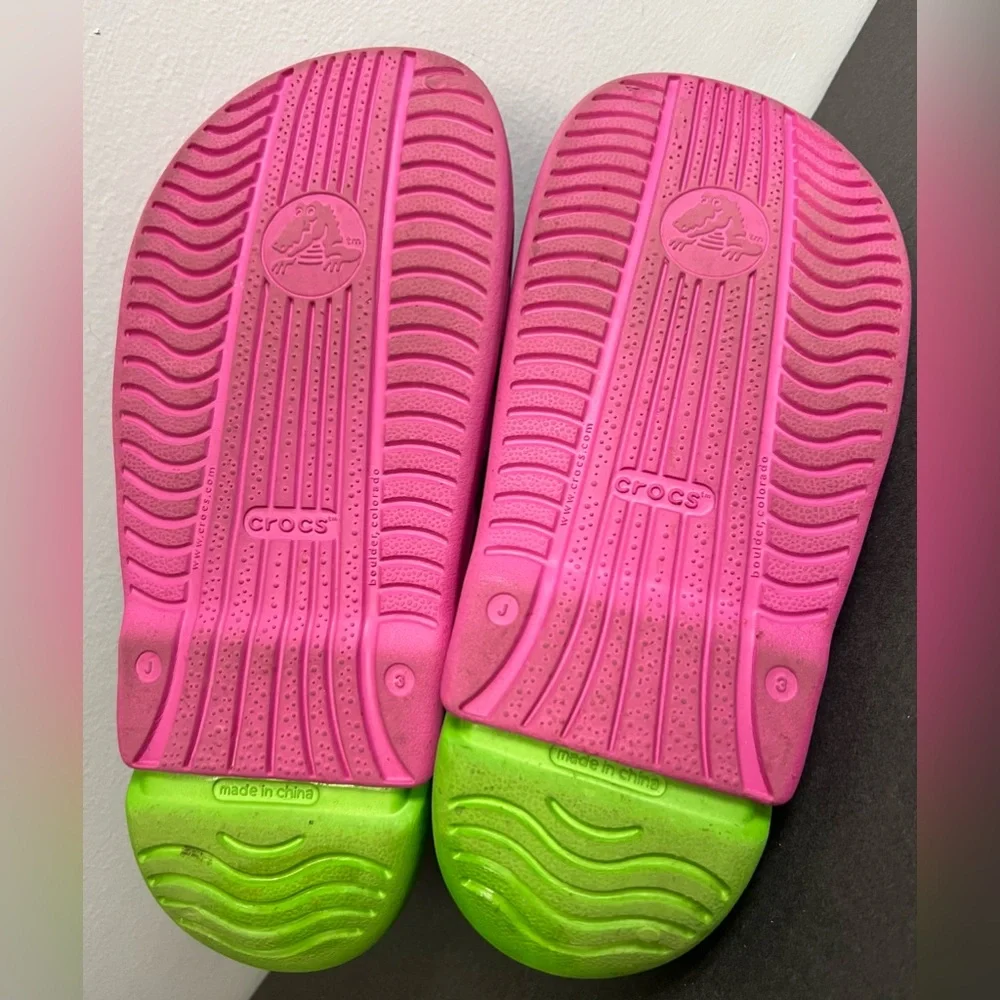 Crocs- Disney Slip on-‎ Youth, Size:J3, Pink/Green, Pre-Owned